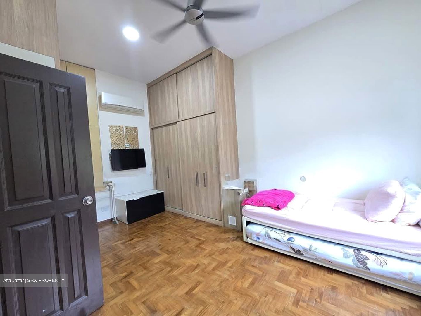 Loyang Villas (D17), Terrace #573675041
